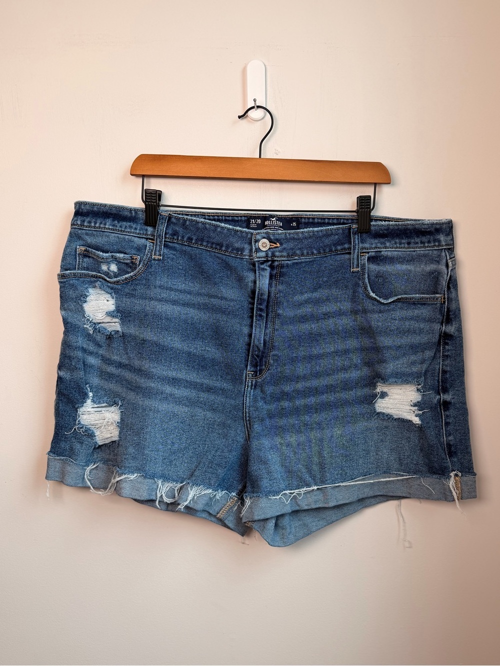Hollister Ultra High Rise Mom Short